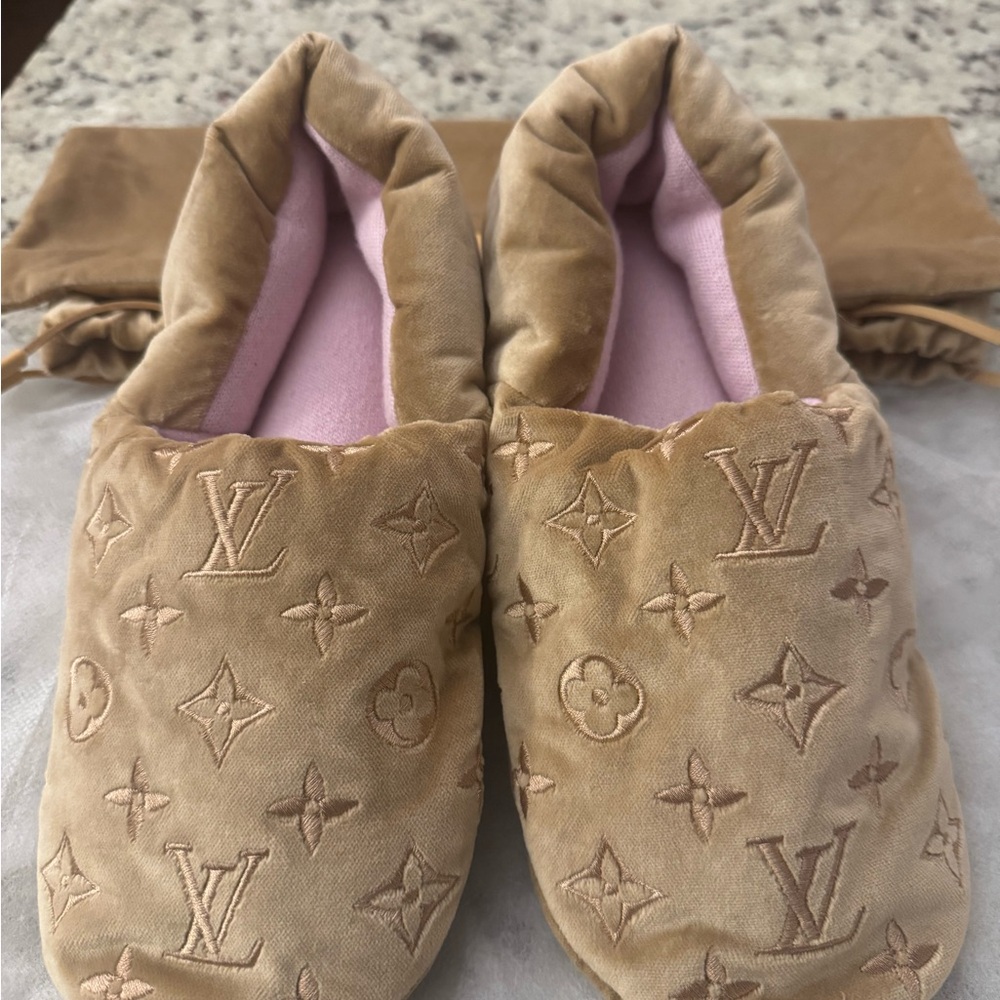 Louis Vuitton Suite Flat Mule Slippers Size 38 With Dust Bag - 100% Authentic